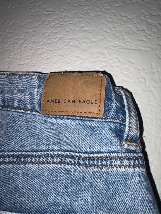 American Eagle Outfitters Mom Short Light Blue High-Rise Denim Shorts - Picture 4 of 5